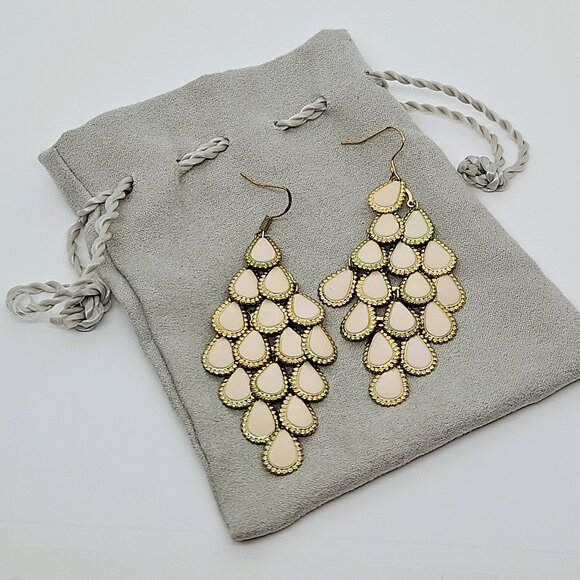 Vintage Ivory Blush Chandelier Drop Earrings Gold Tone - Picture 1 of 7